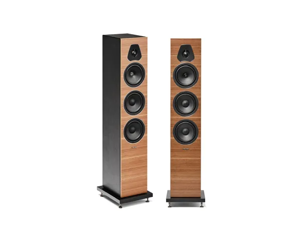 Sonus Faber Lumina III og Rega Elex-R Stereopakke med høyttalere i valnøtt 