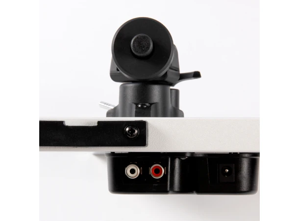 Rega Planar 1 Plus, matt hvit Inkl. Riaa, Carbon pickup, RB110 arm 