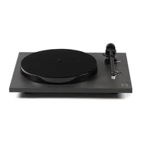 Rega Planar 1 Plus, Carbon, sort RIAA-trinn, RB110 arm, EBLT drivrem
