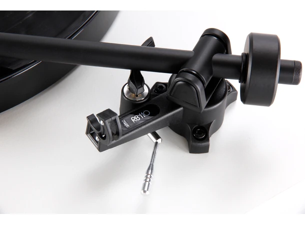 Rega Planar 1 platespiller, matt hvit Carbon pickup, RB110 arm, EBLT drivrem 