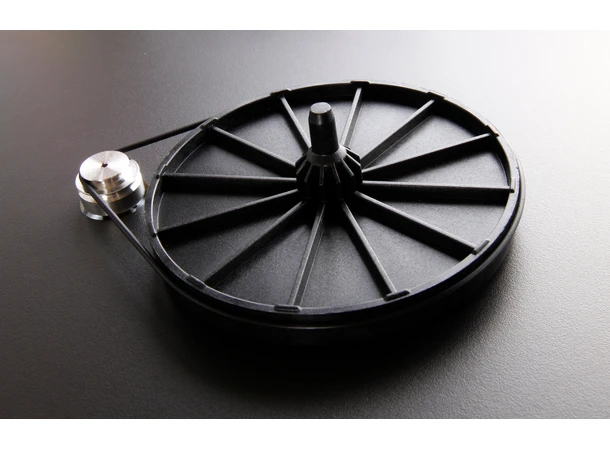 Rega Planar 1, Carbon, sort RB110 arm, EBLT drivrem 