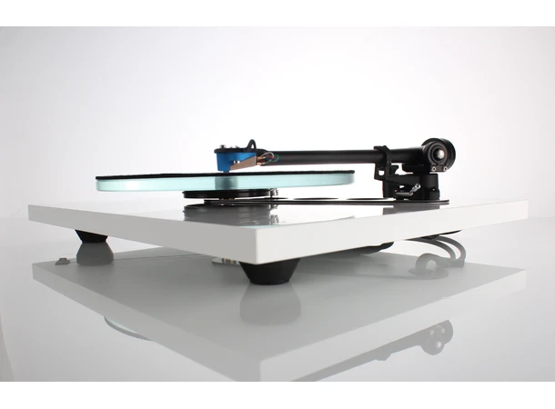 Rega Planar 3 platespiller, Exact, hvit Spesialversjon Exact pickup, RB330 arm 