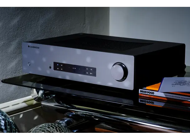 Cambridge CXA 81 II, Lunar Grey Forsterker, 2x80 watt, D/A-konverter 
