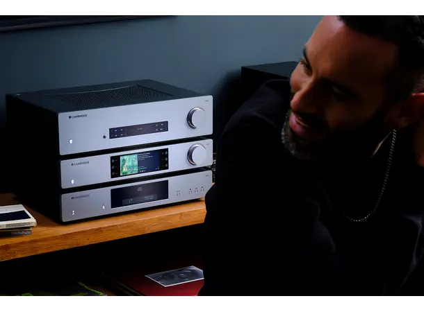 Cambridge CXA 81 II, Lunar Grey Forsterker, 2x80 watt, D/A-konverter 