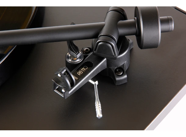 Rega Planar 1, ECO-deck Green Grade, sor RB110 arm, EBLT drivrem, sort 