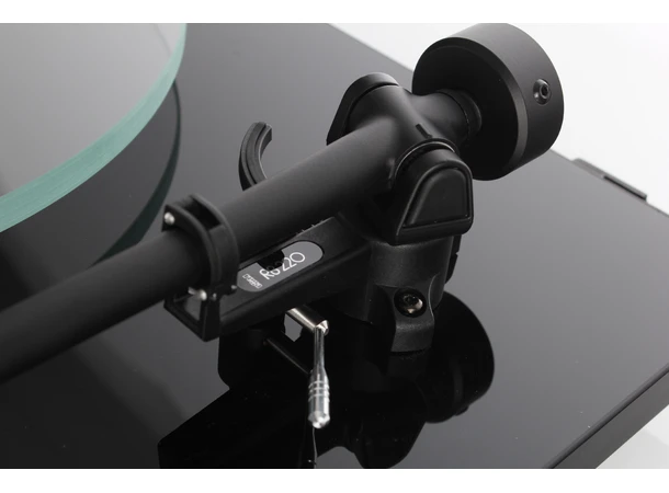 Rega Planar 2, Carbon pickup, Walnut Glasstallerken, RB220 arm, EBLT drivrem 