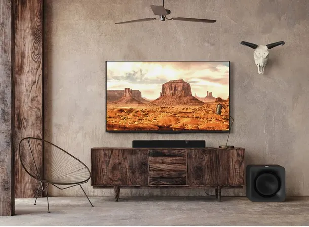 Klipsch Flexus Core 100 og Surround 100 Lydplanke med trådløse bakhøyttalere 