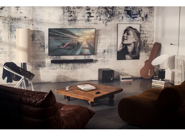 Klipsch Flexus Core 200 og Surround 100 Lydplanke med trådløse bakhøyttalere 