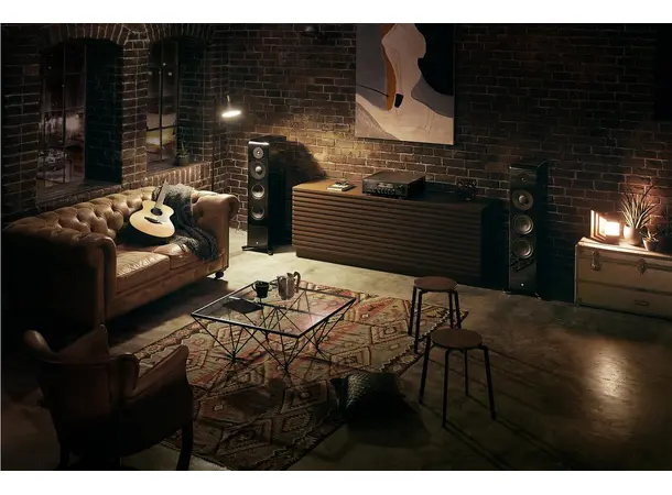 Yamaha R-N2000A stereoforsterker - Sølv HDMI ARC, Streaming, MusicCast 