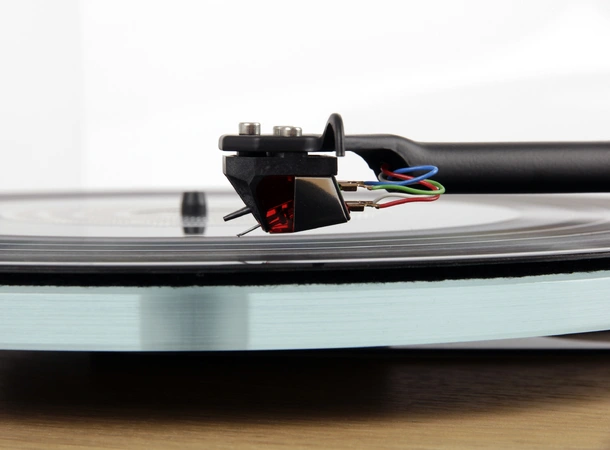 Rega Planar 3 Nd3 platespiller- oak RB330 arm 