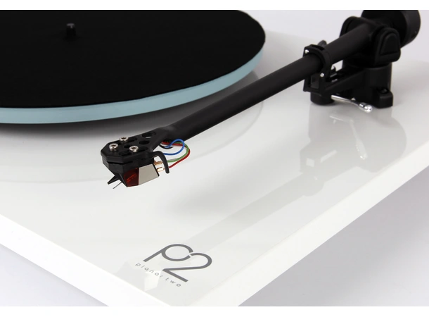 Rega Planar 2 Nd3 platespiller- hvit Glasstallerken, RB220 arm, High Gloss 