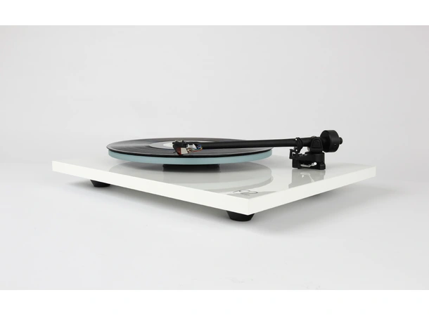 Rega Planar 2 Nd3 platespiller- hvit Glasstallerken, RB220 arm, High Gloss 