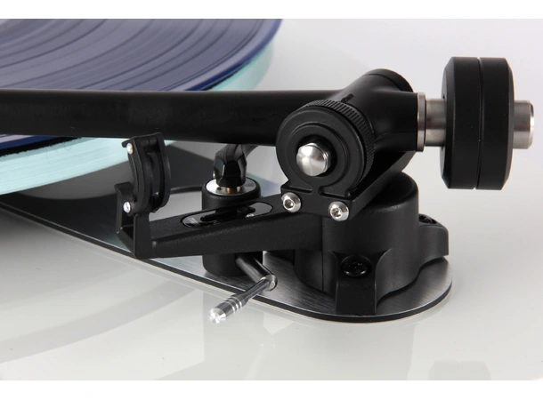 Rega Planar 3 Nd3 platespiller- hvit RB330 arm, High gloss 