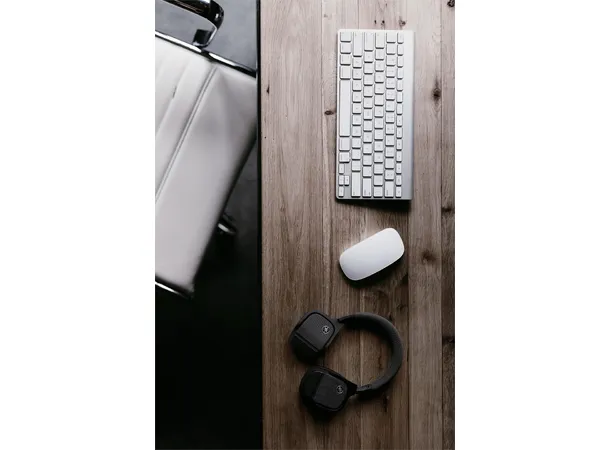 Yamaha YH-L700A Aktiv støydemping Trådløse hodetelefoner - Sort 