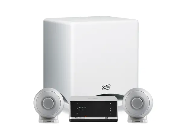 Cabasse Stream Amp, IO 2 og subwoofer Komplett streaming system med høyttalere 