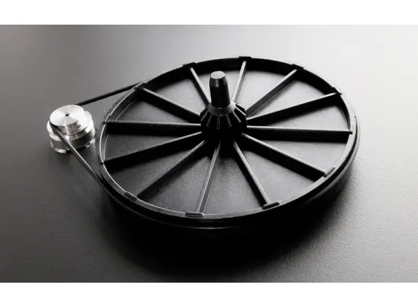 Rega Planar 1, Carbon, walnut RB110 arm, EBLT drivrem 