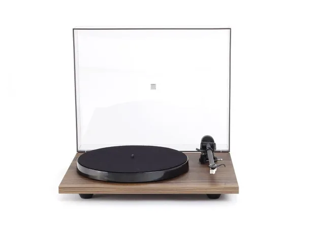 Rega Planar 1 platespiller, Walnut Carbon pickup, RB110 arm, EBLT drivrem 