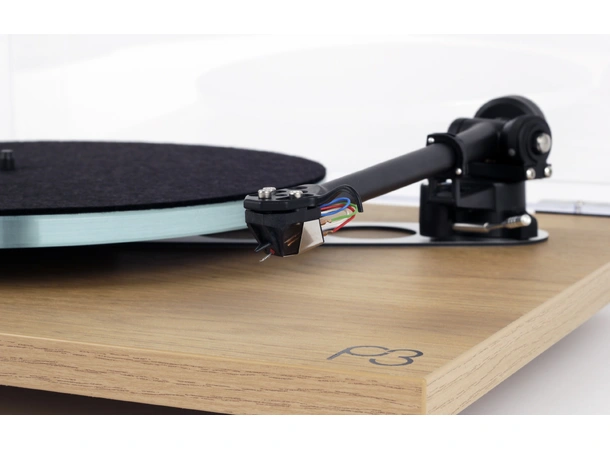 Rega Planar 3 Nd5 platespiller- oak RB330 arm 