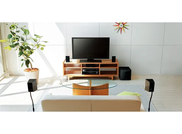 Yamaha YHT-4960 - Hjemmkinopakke 5.1 pakke med forsterker 