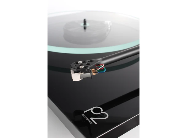 Rega Planar 2, Carbon pickup, Black Glasstallerken, RB220 arm, EBLT drivrem 
