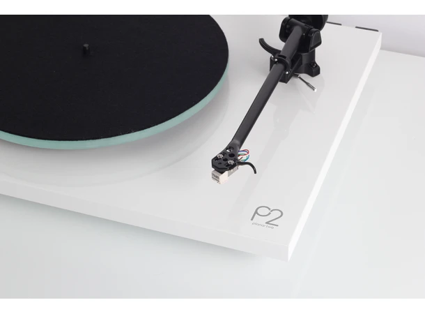 Rega Planar 2 platespiller, Carbon, hvit Glasstallerken, RB220 arm, High Gloss 