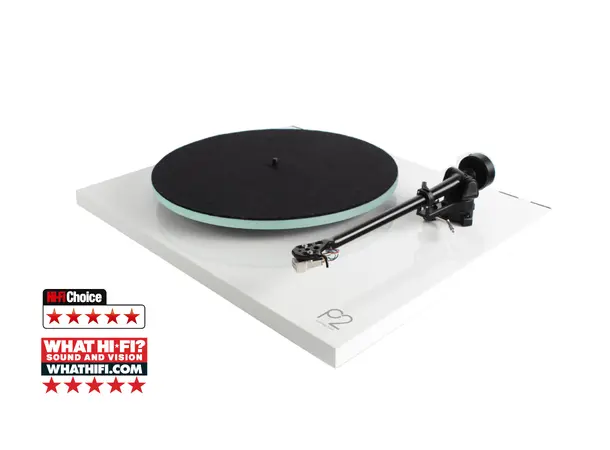 Rega Planar 2 platespiller, Carbon, hvit Glasstallerken, RB220 arm, High Gloss 